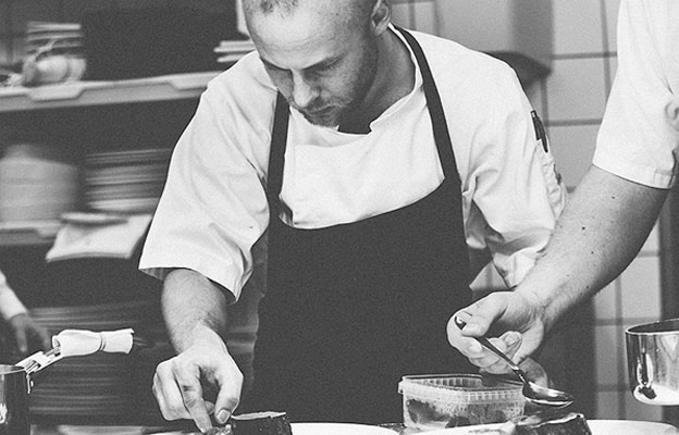 34 Famous Chefs to Follow on Twitter