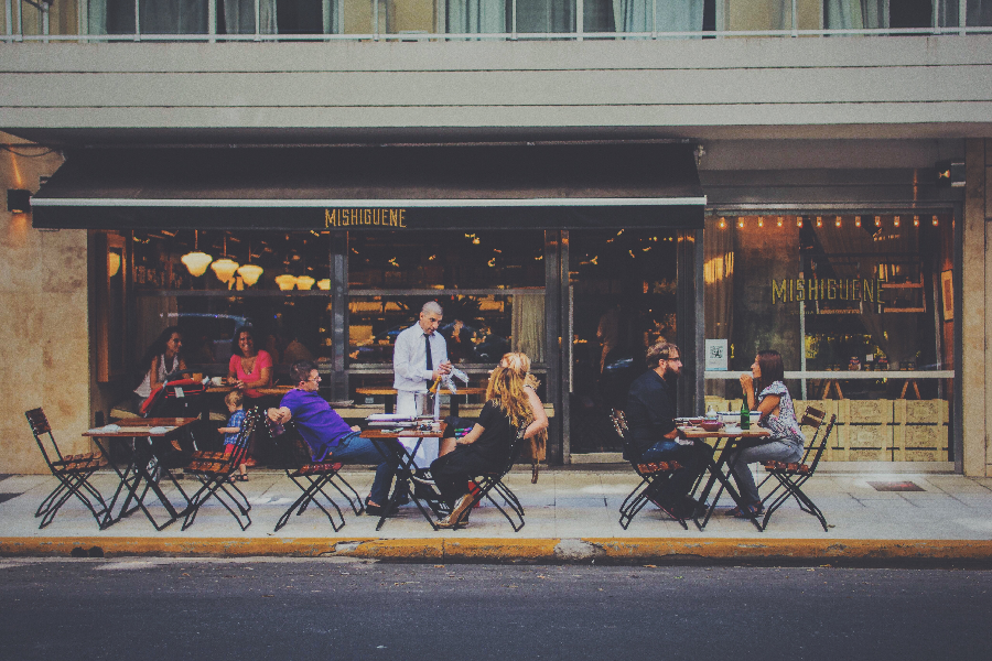 How Food Managers can Create Positive Restaurant Culture